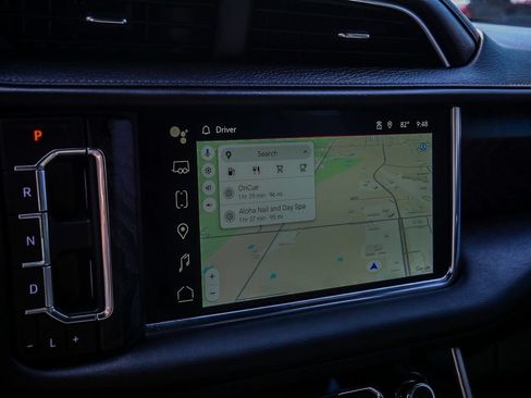 Used 2024 GMC Yukon Denali w/ Advanced Technology Package AWD/4WD image 40
