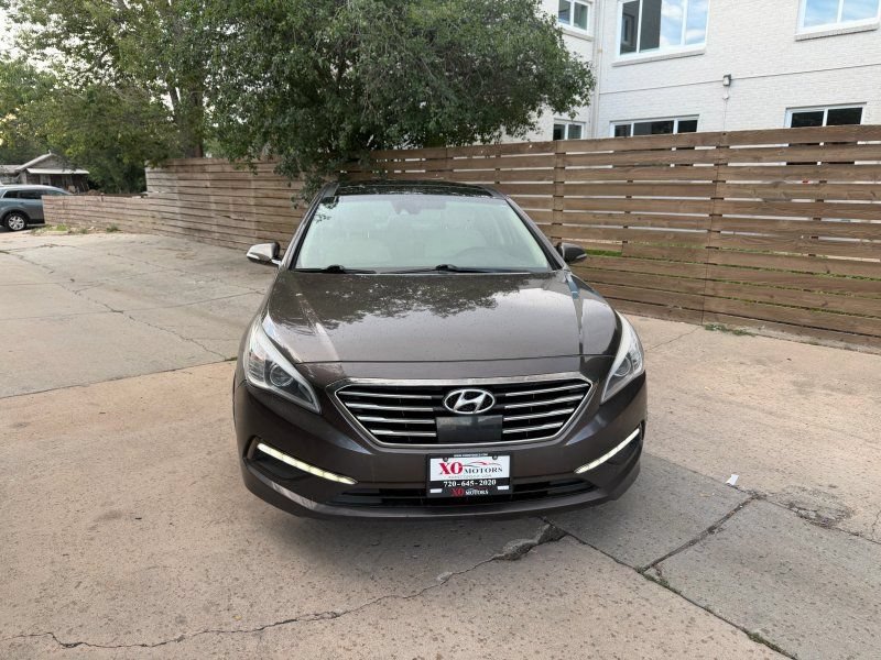Used 2015 Hyundai Sonata Limited w/ Option Group 06 FWD image 2