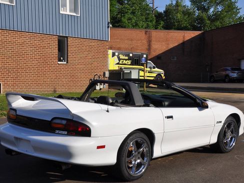 Used 1997 Chevrolet Camaro Z28 w/ Preferred Equipment Group 2 RWD image 7