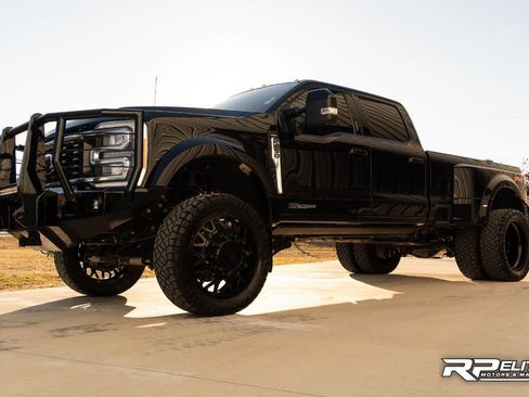 Used 2023 Ford F450 Lariat w/ FX4 Off-Road Package image 5