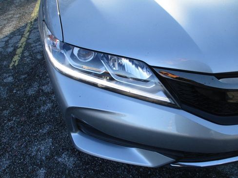 Used 2017 Honda Accord EX image 27