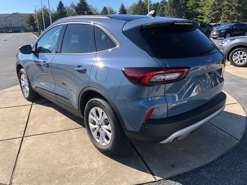 Used 2025 Ford Escape Active w/ Cold Weather Package image 3