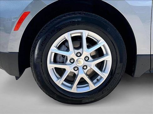 Used 2023 Chevrolet Equinox LS FWD image 10