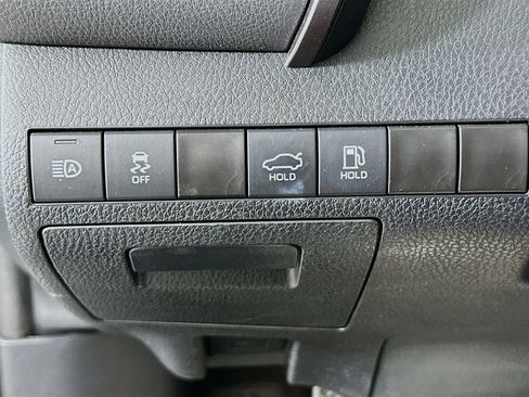 Used 2023 Toyota Camry SE image 16