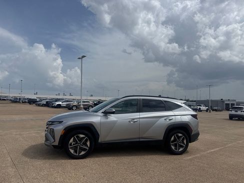Used 2025 Hyundai Tucson SEL FWD image 12