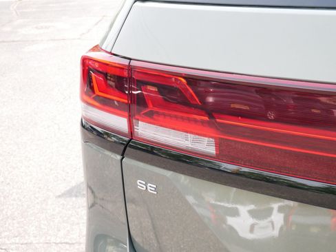 Certified 2025 Volkswagen Atlas Peak Edition SE AWD/4WD image 17