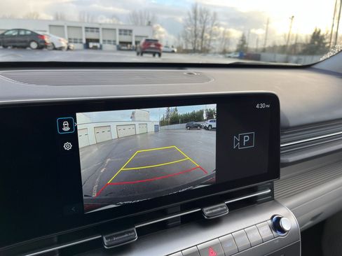 Used 2025 Hyundai Kona SEL image 17