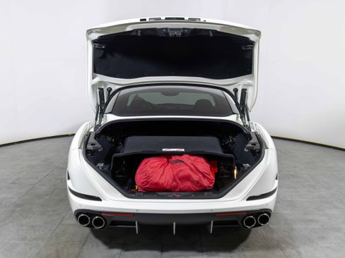 Certified 2016 Ferrari California T image 17