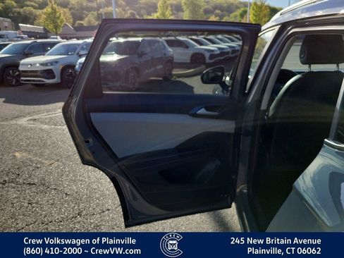 Used 2024 Volkswagen Taos SE AWD/4WD image 46