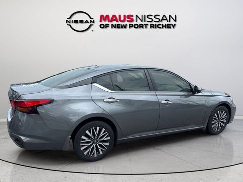 Certified 2023 Nissan Altima 2.5 SV FWD image 12