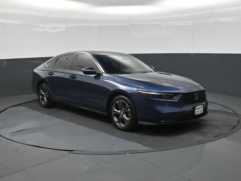 Used 2023 Honda Accord EX-L image 2
