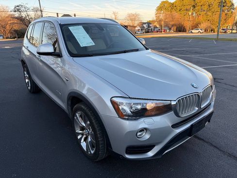 Used 2017 BMW X3 xDrive28i image 4