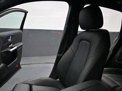 Used 2025 Mercedes-Benz GLA 250 4MATIC image 27