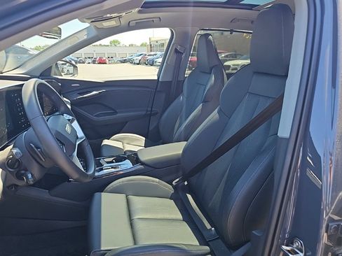 Certified 2025 Audi Q6 e-tron Premium Plus w/ Premium Plus AWD/4WD image 3