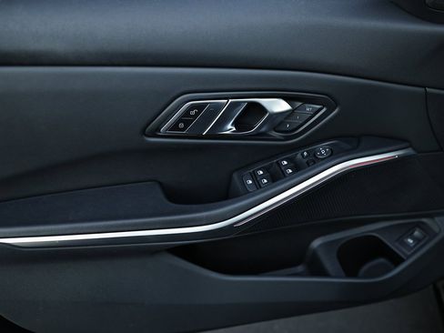 Used 2023 BMW 330i Sedan w/ Driving Assistance Package image 15