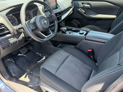Used 2024 Nissan Rogue SV AWD/4WD image 18