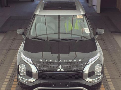 Used 2025 Mitsubishi Outlander SEL AWD/4WD image 2