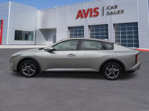 Used 2025 Kia K4 LXS image 2