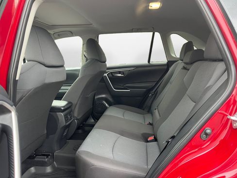 Used 2025 Toyota RAV4 XLE w/ Convenience Package FWD image 15