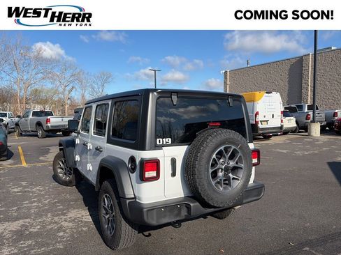 Used 2026 Jeep Wrangler Sport S image 3