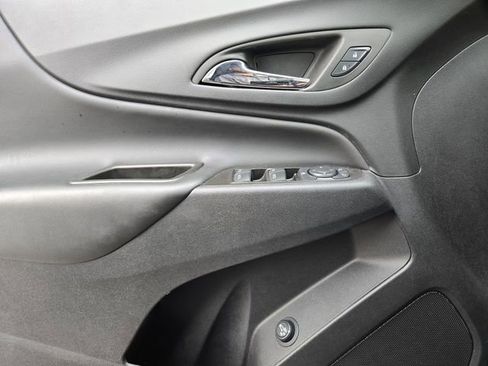 Used 2024 Chevrolet Equinox LT image 19