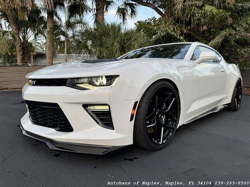 Used 2018 Chevrolet Camaro SS RWD image 4