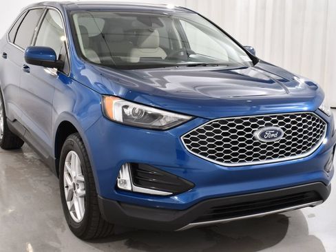 Used 2023 Ford Edge SEL w/ Convenience Package AWD/4WD image 4