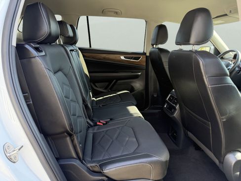 Used 2024 Volkswagen Atlas SE AWD/4WD image 39