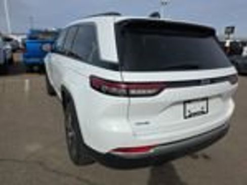 Used 2022 Jeep Grand Cherokee Limited 4xe image 4