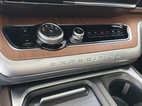 Used 2025 Ford Expedition Max King Ranch AWD/4WD image 30