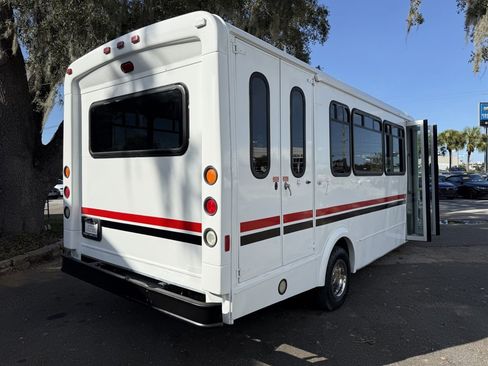 Used 2015 Ford E-450 and Econoline 450 Super Duty w/ Shuttle Bus Prep Package RWD image 4