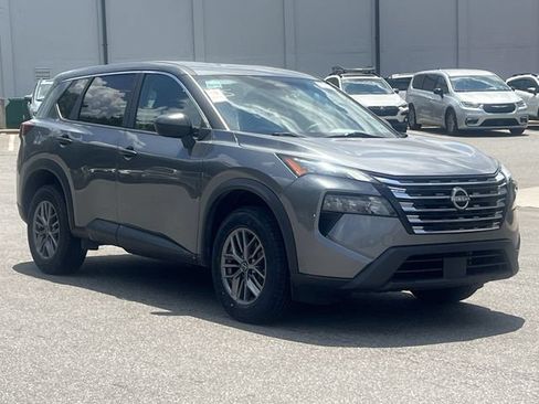 Used 2024 Nissan Rogue S AWD/4WD image 15