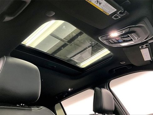 Used 2022 Jeep Grand Cherokee Altitude image 16