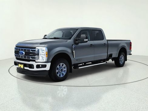 Used 2024 Ford F350 XLT w/ 360-Degree Camera Package AWD/4WD image 3