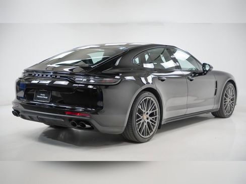 Certified 2022 Porsche Panamera Platinum Edition image 10