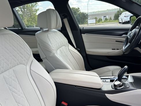 Certified 2023 BMW M550i xDrive w/ Executive Package AWD/4WD image 34
