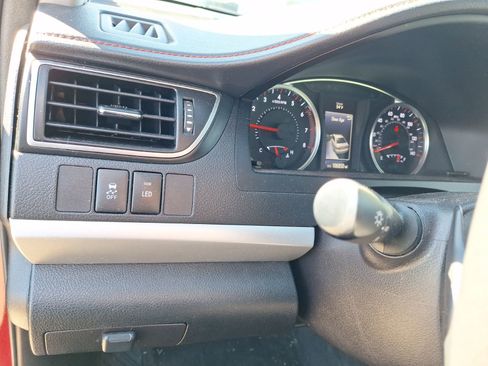 Used 2017 Toyota Camry SE image 19