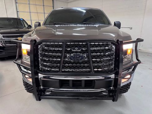 Used 2016 Ford F150 XLT w/ Equipment Group 302A Luxury AWD/4WD image 9