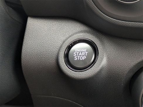 New 2025 Hyundai Venue Limited image 27