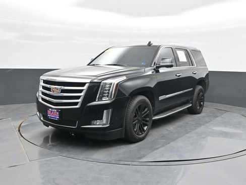 Used 2018 Cadillac Escalade 4WD image 4