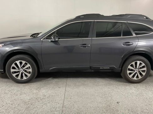 Used 2023 Subaru Outback Premium image 6