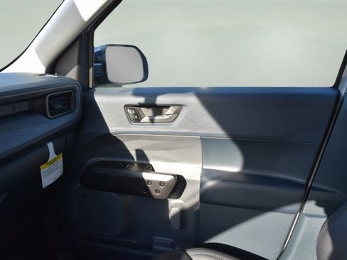 New 2025 Ford Maverick Lariat w/ Black Appearance Package image 11