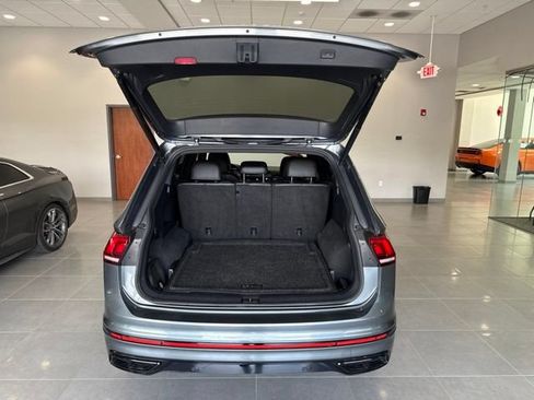 Used 2024 Volkswagen Tiguan SE R-Line AWD/4WD image 44