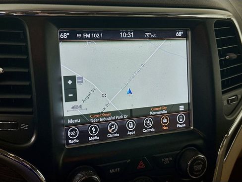 Used 2018 Jeep Grand Cherokee Overland image 19