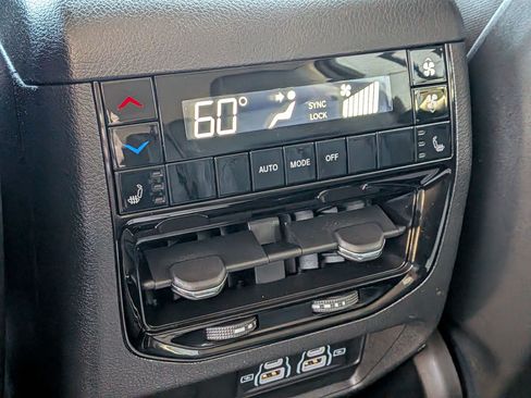 Used 2024 Jeep Grand Cherokee L Limited w/ Luxury Tech Group II AWD/4WD image 25