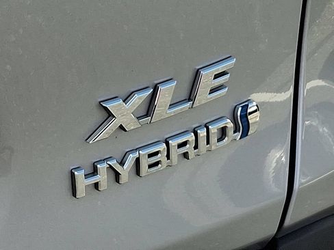 Certified 2021 Toyota RAV4 XLE w/ Convenience Package AWD/4WD image 34
