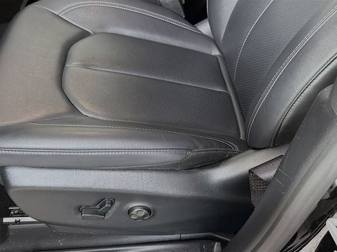 Used 2025 Chrysler Pacifica Select FWD image 22