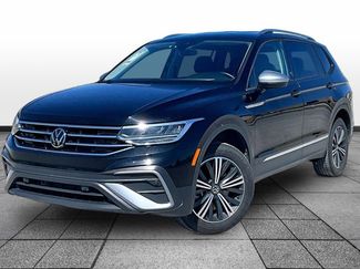 Used 2024 Volkswagen Tiguan SE video 1