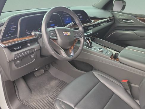 Used 2024 Cadillac Escalade Luxury w/ LPO, Floor Liner Package AWD/4WD image 18