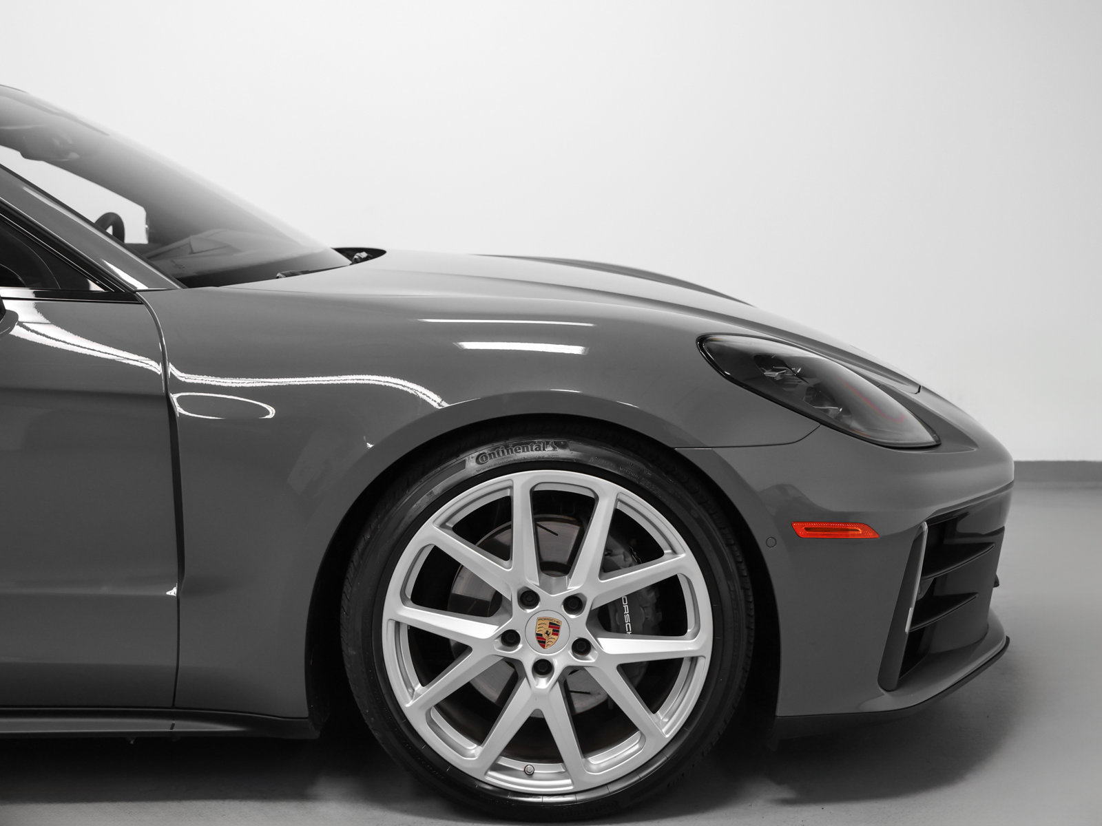 Certified 2025 Porsche Panamera 4 AWD/4WD image 15